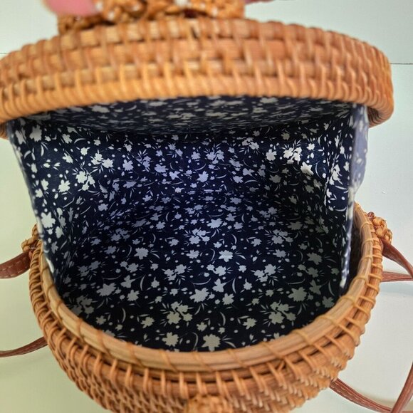D'Margeaux Handwoven Round Wicker Crossbody Canteen Bag - Picture 3 of 3